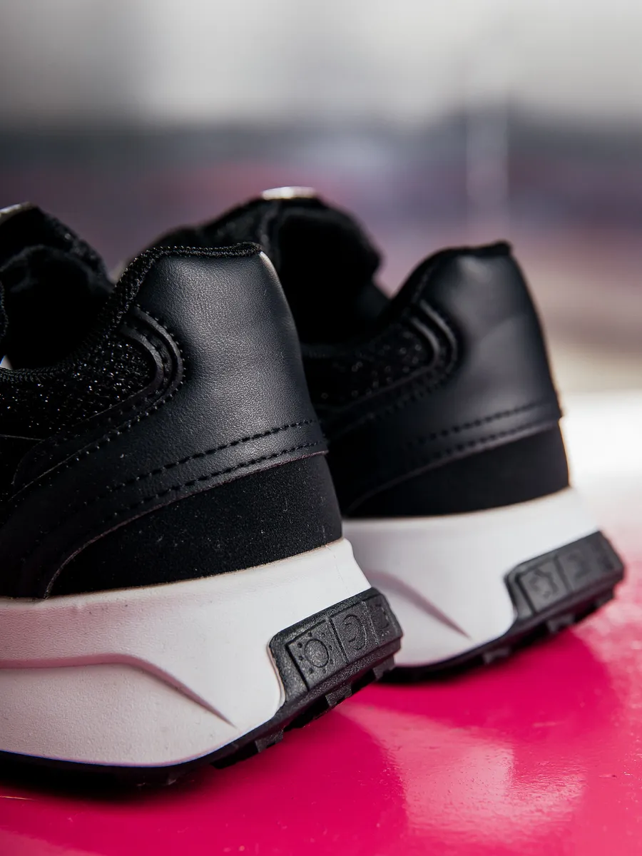 Кроссовки жен. 462-148-10-01 р.34,5 черный