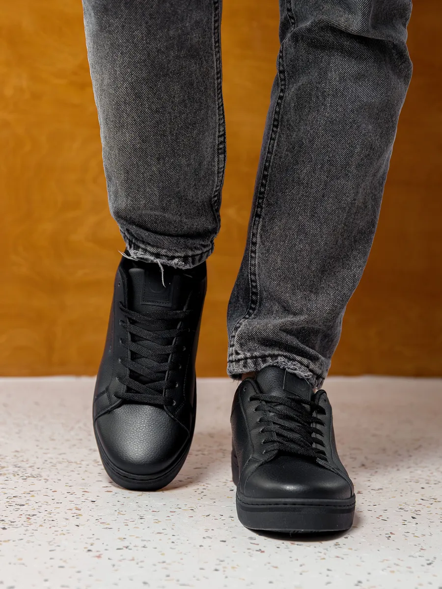 Кроссовки муж. 461-045-01/01 black р.40