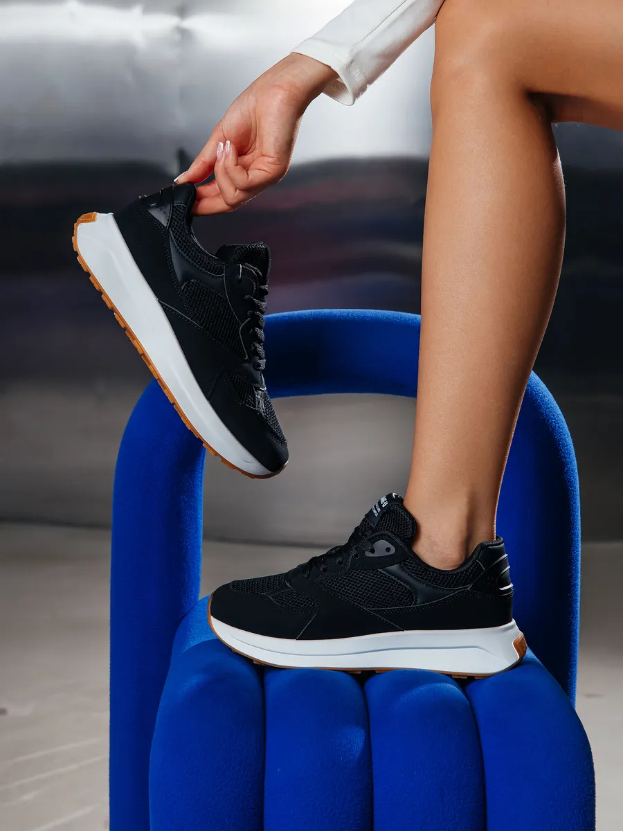 Кроссовки жен. 462-146-10-01 р.34,5 черный