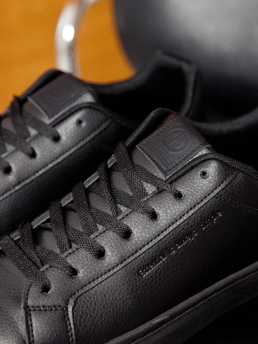 Кроссовки муж. 461-045-01/01 black р.40